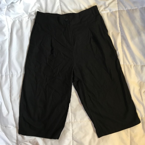 NWOT Black Culottes by Forever 21 - Picture 1 of 5